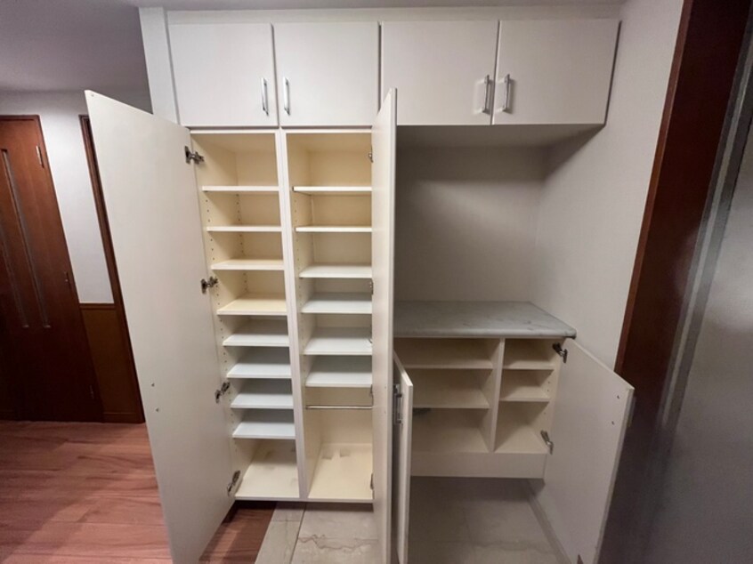 靴箱 名次町ロジュマン