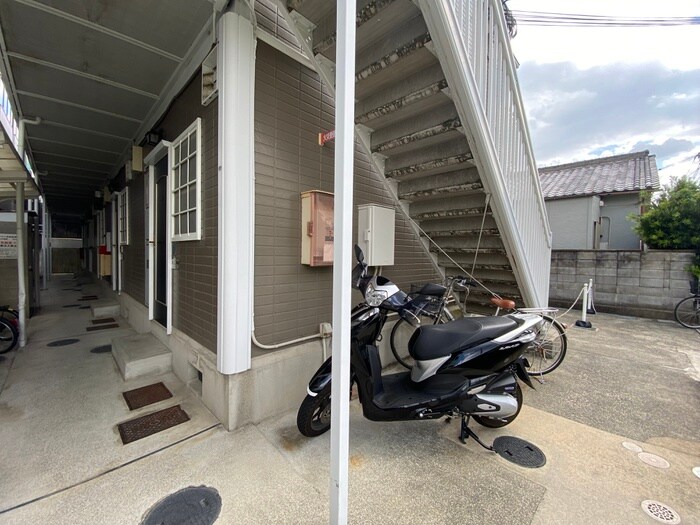 駐輪場 グラツィオ－ソ石切