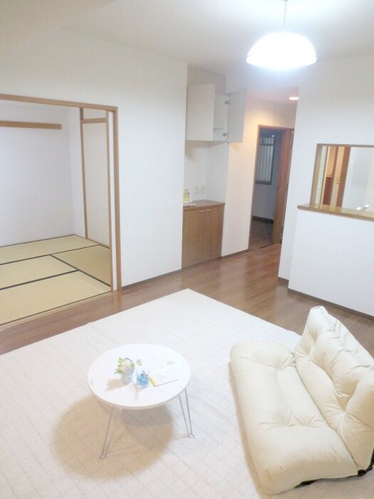 居室 トリ・ビラ－ジュ