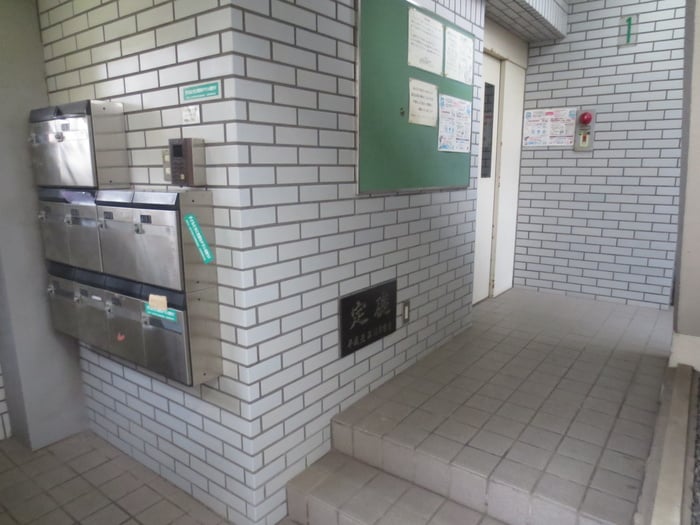 エントランス部分 メイプル平本