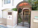 エントランス部分 アパ－トメント松虫