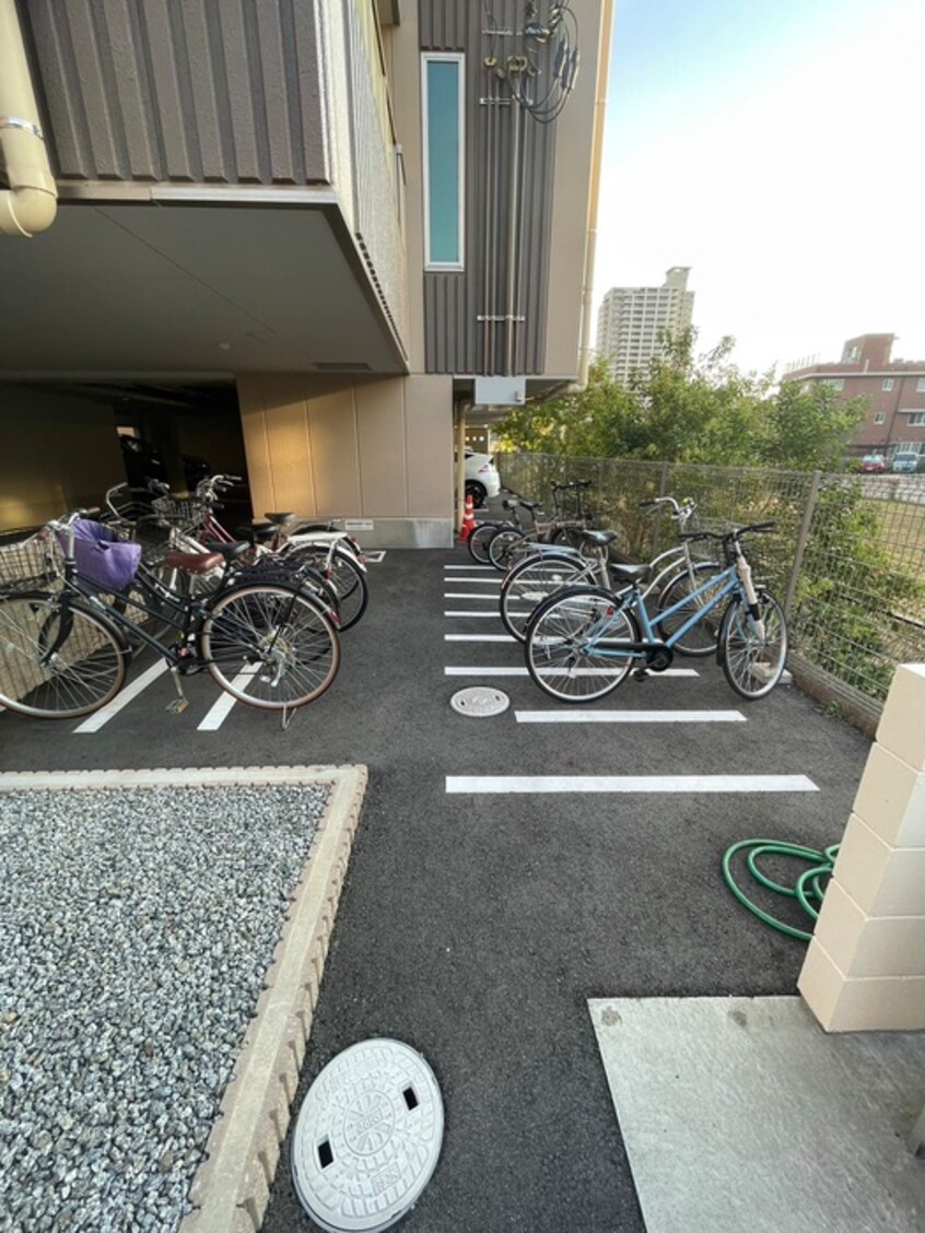 駐輪場 アルファクラージュくずはⅢ