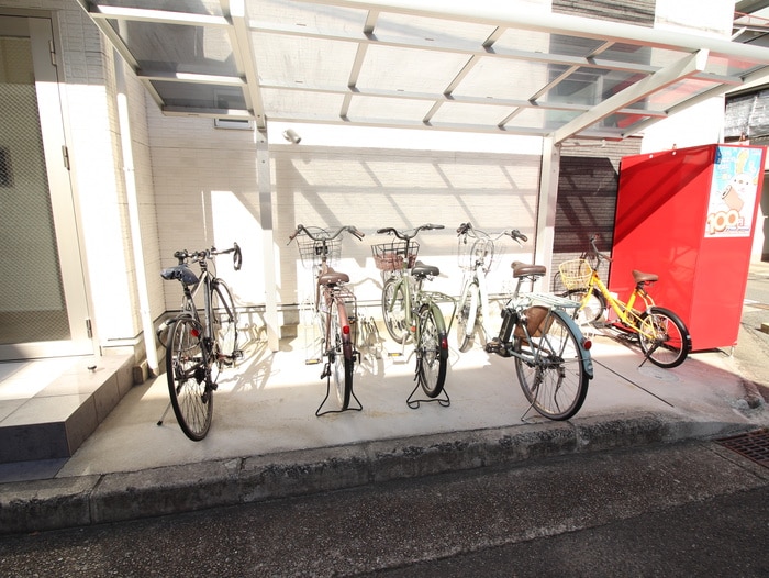 駐輪場 ワコーレヴィータ神戸春日野