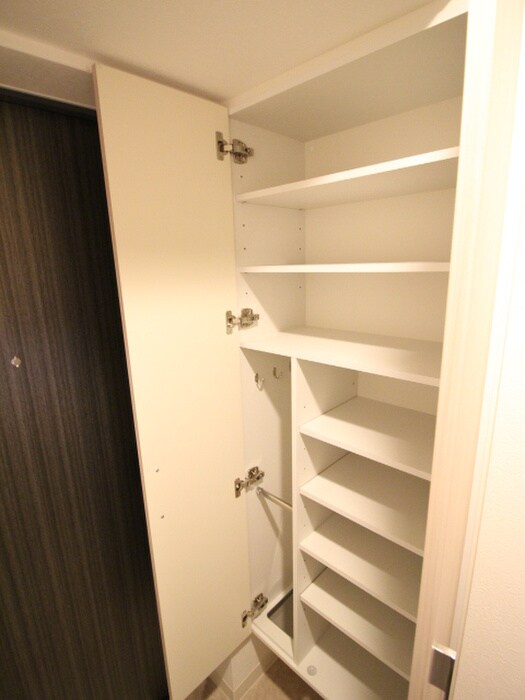 靴箱 Ｌａ　Ｄｏｕｃｅｕｒ谷町