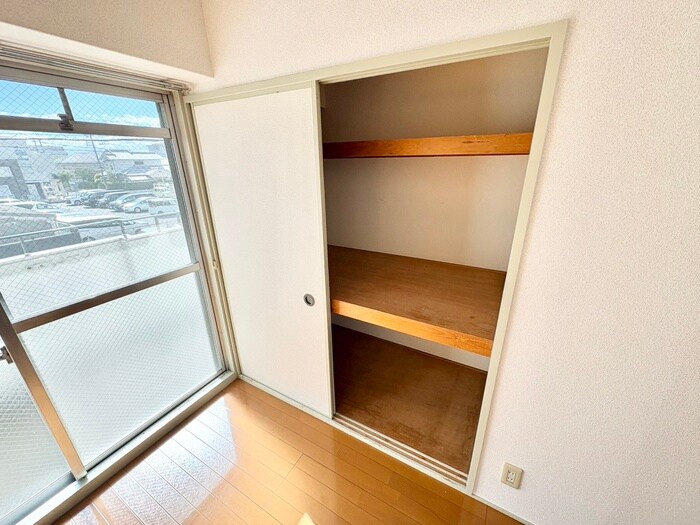 収納 メゾンローレル