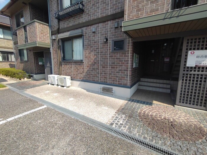 エントランス部分 ウィスタリア瑞穂Ａ棟