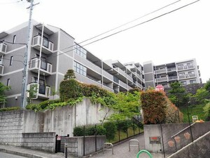 藤和ﾗｲﾌﾞﾀｳﾝ茨木南春日丘1番館