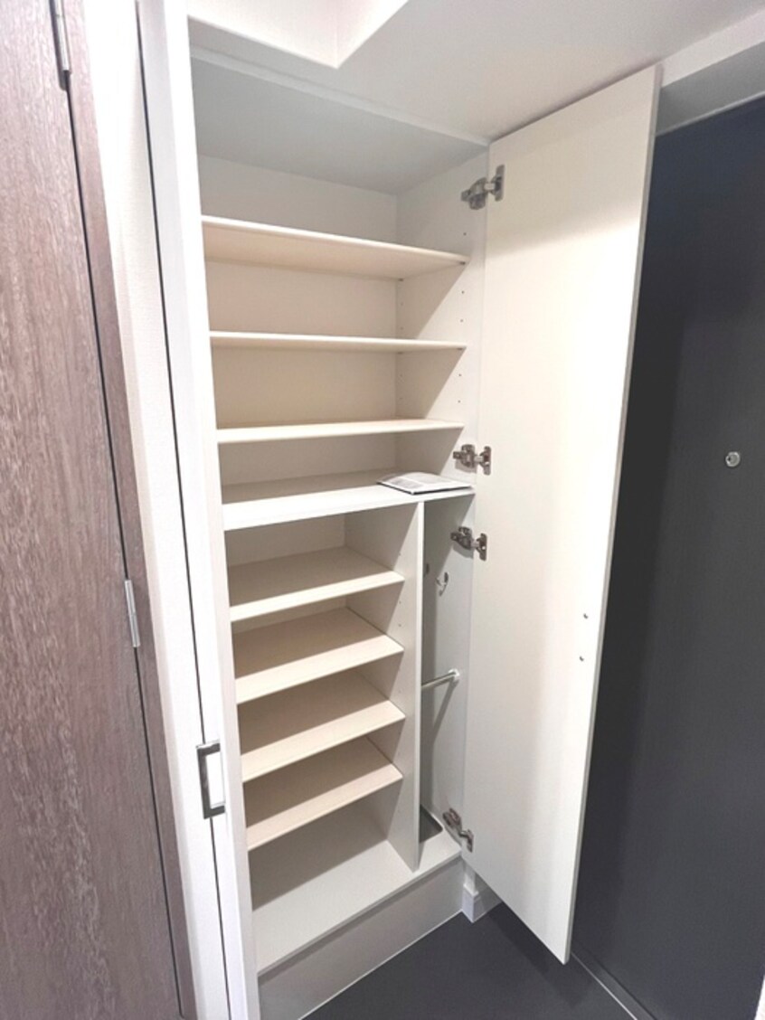 靴箱 ﾌﾟﾚｻﾝｽ東三国ｴﾝﾌﾞﾚｲｽ(201)