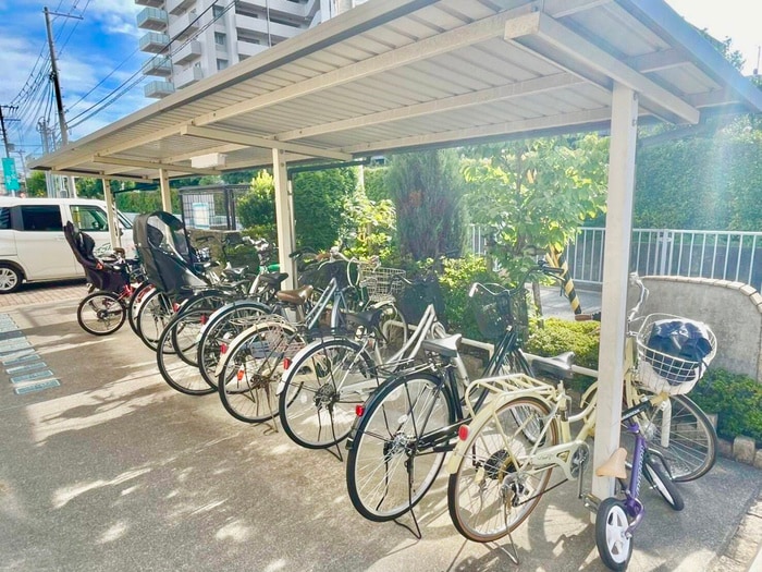 駐輪場 モン・ロワイアル