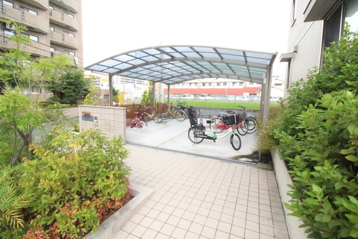 駐輪場 シュトラール喜連瓜破