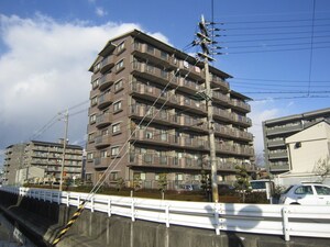 ペールエメール