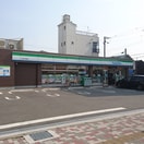 ファミリーマート堺中之町東店(コンビニ)まで86m 宿院ピアⅡ