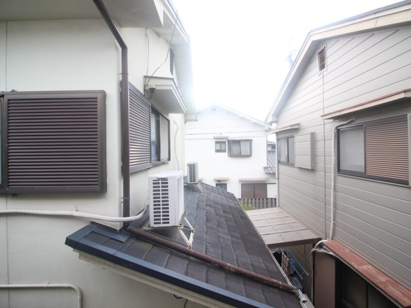 室内からの展望 高岡アパ－トⅠ