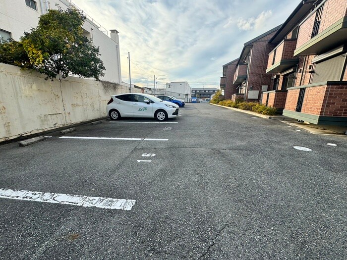 駐車場 フローラ山の下