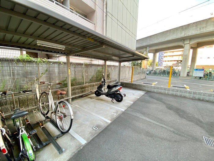 バイク置き場 Ｖａｒｉｕｓ長居公園