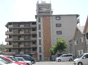 ユーネスト浅野