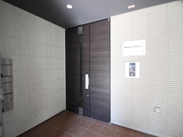 エントランス部分 グレイスヘーベル西田辺
