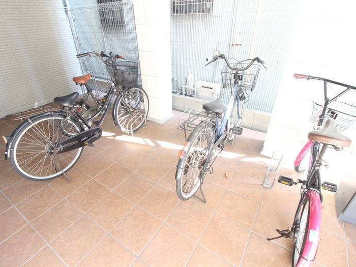 駐輪場 グレイスヘーベル西田辺