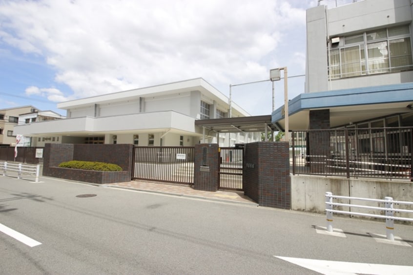 大阪市立玉出小学校(小学校)まで260m 玉出プラザⅠ