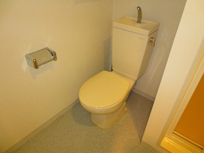 トイレ デュウエル東三国