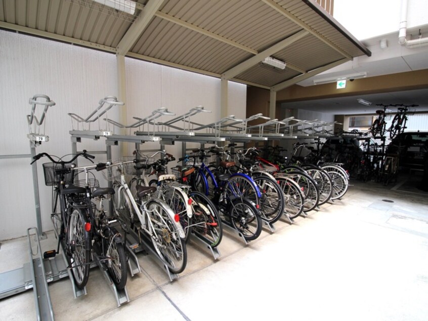 駐輪場 セレニテ新大阪カルム