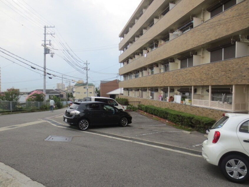 駐車場 マンション朝霧１号館