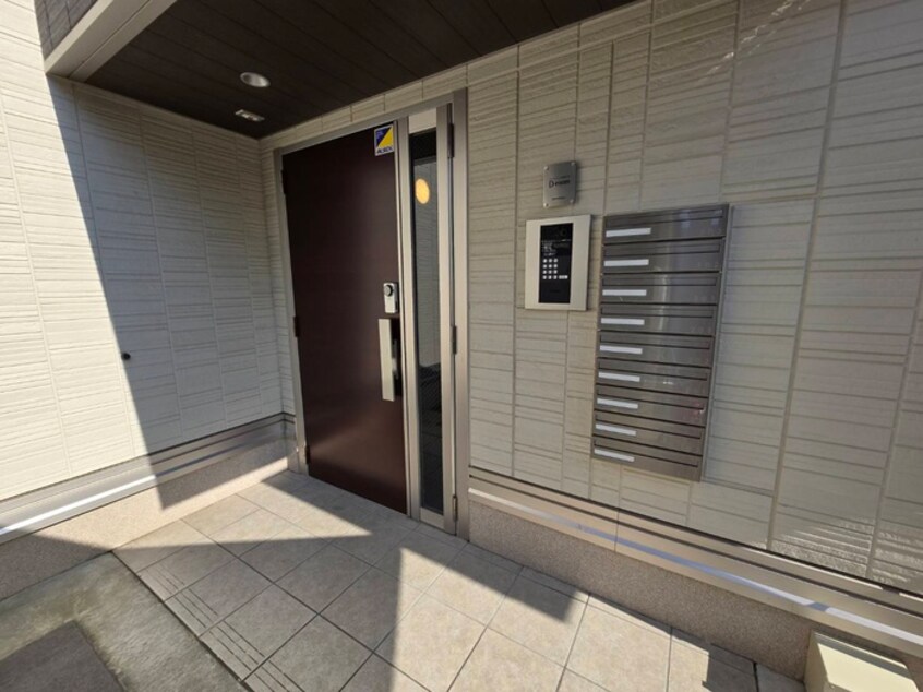 エントランス部分 ウッドステージ桜　壱号館