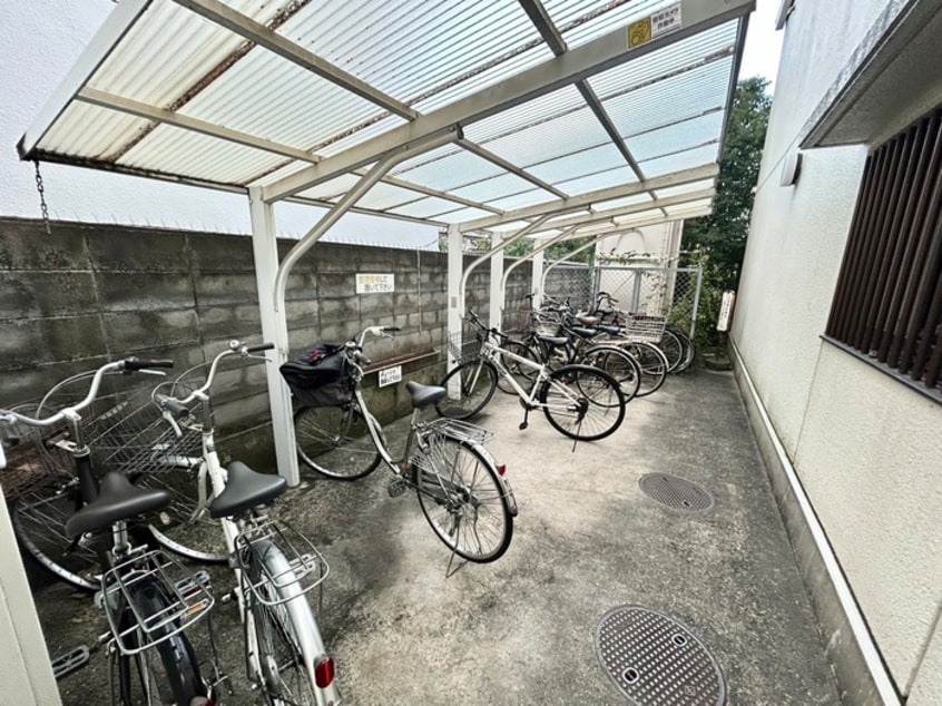 駐輪場 パークハイツ西今川