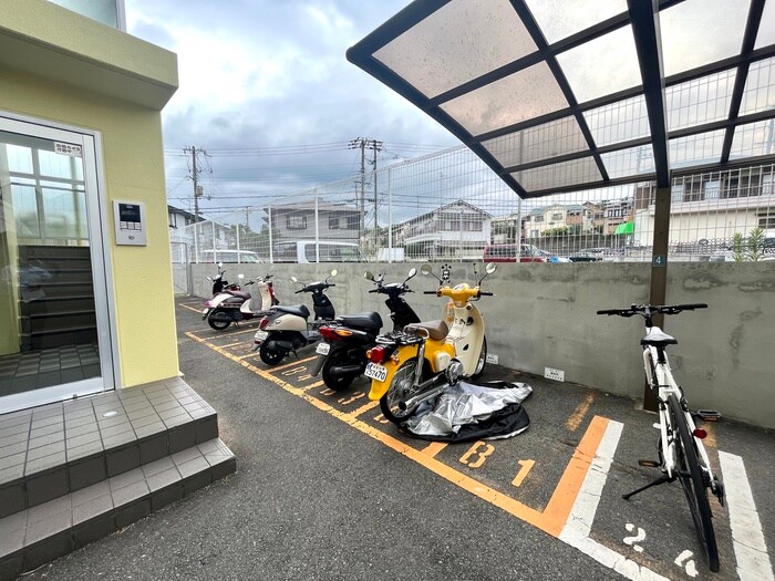 バイク置き場 コンセール愛宕山