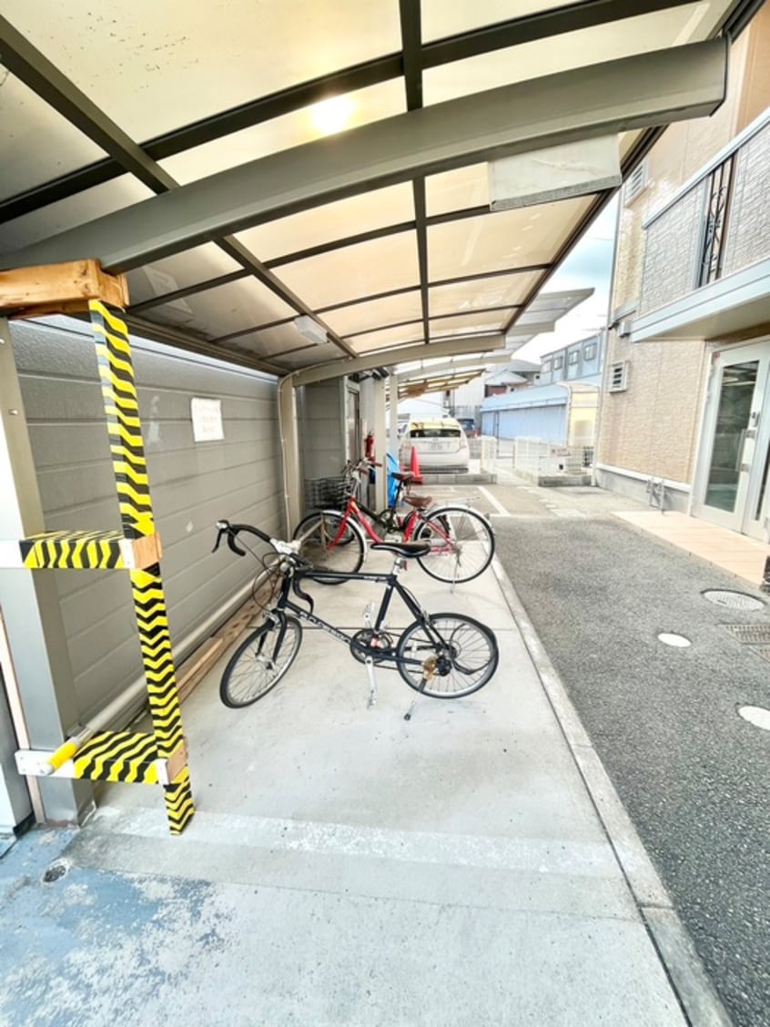 駐輪場 クレベ－ル眞