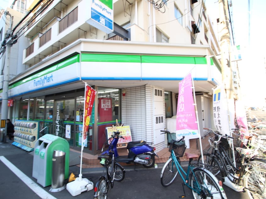 ファミリーマート(コンビニ)まで27m REBANGA十三アパートメント