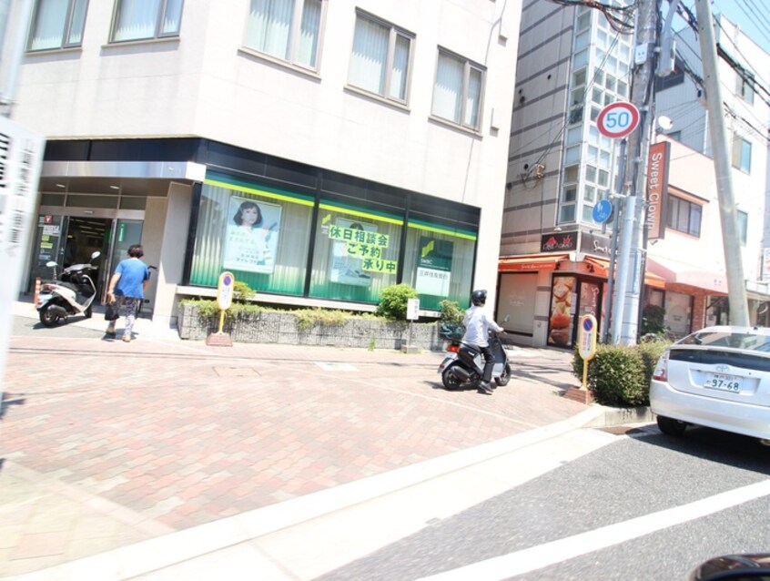 三井住友銀行(銀行)まで230m セイントエスペランサ月見山