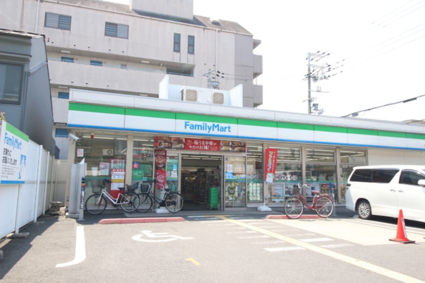 ファミリーマート 小路駅東店(コンビニ)まで120m T.A小路東2丁目ⅥB棟