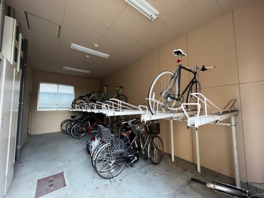 駐輪場 アフロディテ
