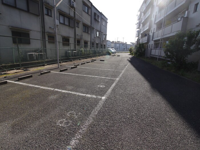 駐車場 ビレッジハウス招提３号棟