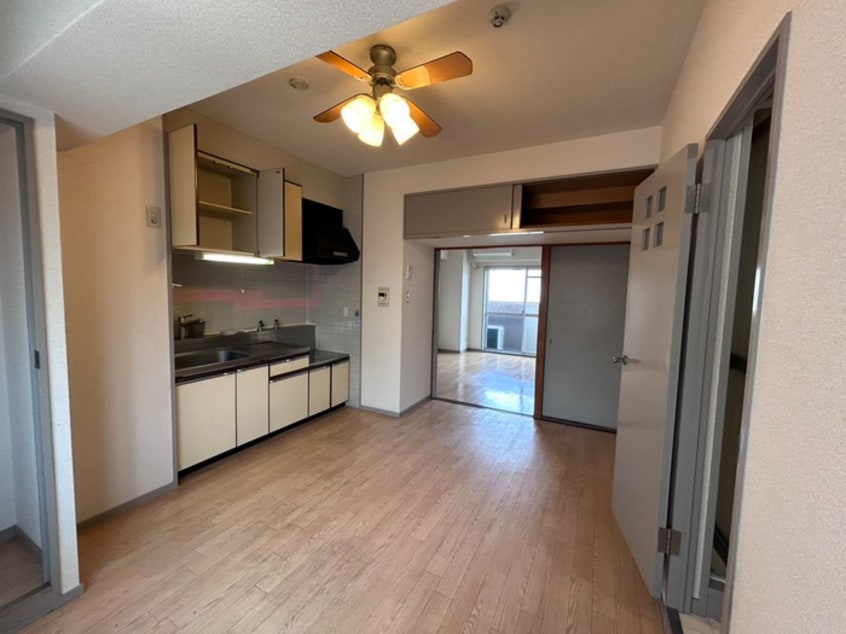 居室 鷺乃成ビル