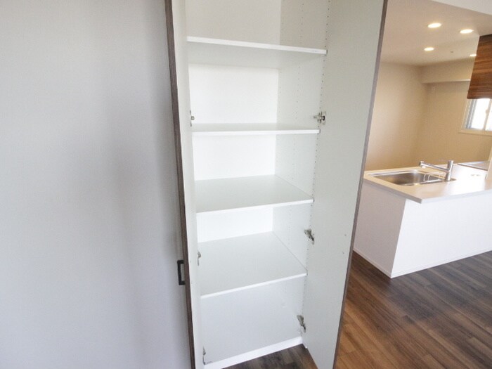 収納 サンメゾン神戸新長田（907）