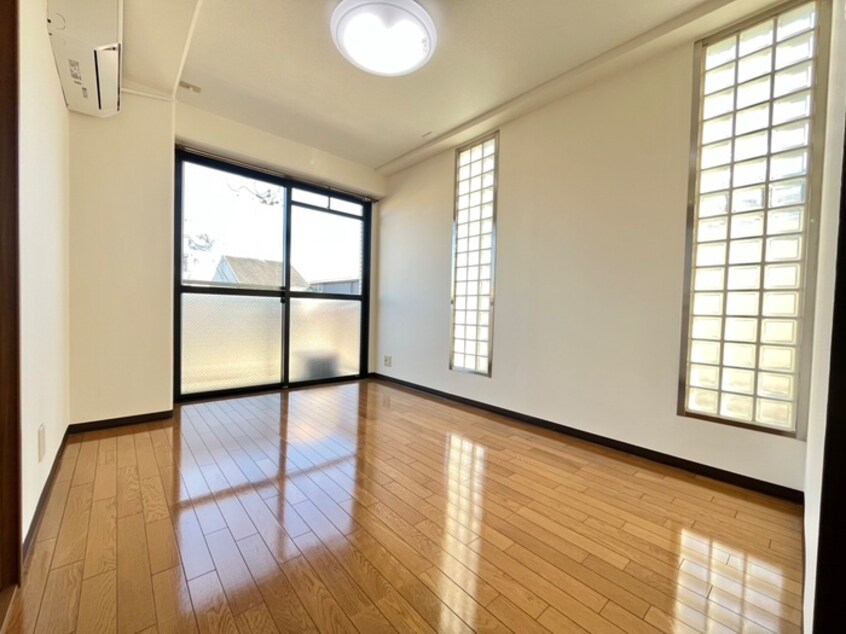 居室 クリタビル