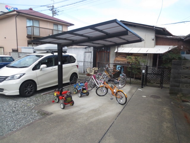 駐輪場 オリ－ブハイツ