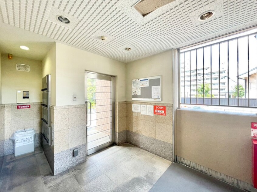 エントランス部分 ピリアなかもず