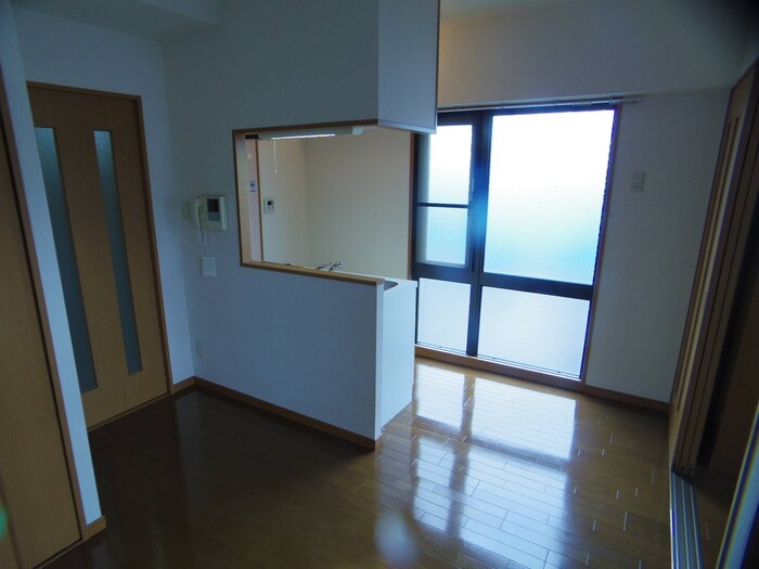 居室 ＡＤＥＳＴ興戸
