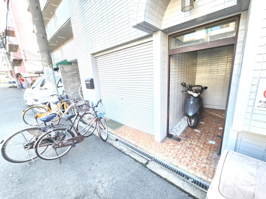 エントランス部分 プレアール平野西