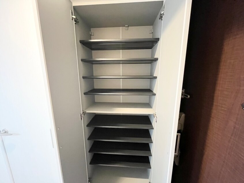 靴箱 ﾌｫｰﾘｱﾗｲｽﾞ大阪ﾐｯﾃ(1504)