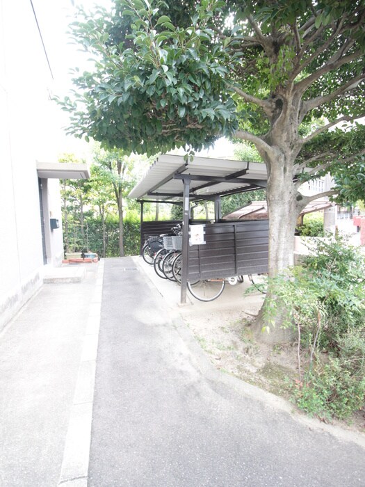 駐輪場 茨木南春日丘ﾌﾟﾗｲﾑﾀｳﾝC棟(305)