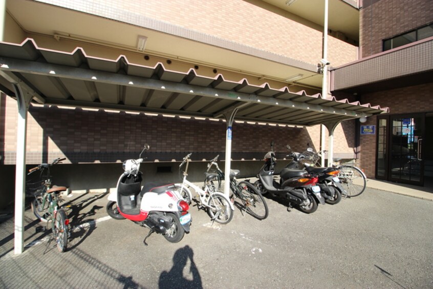 駐輪場 コミュニス西神戸