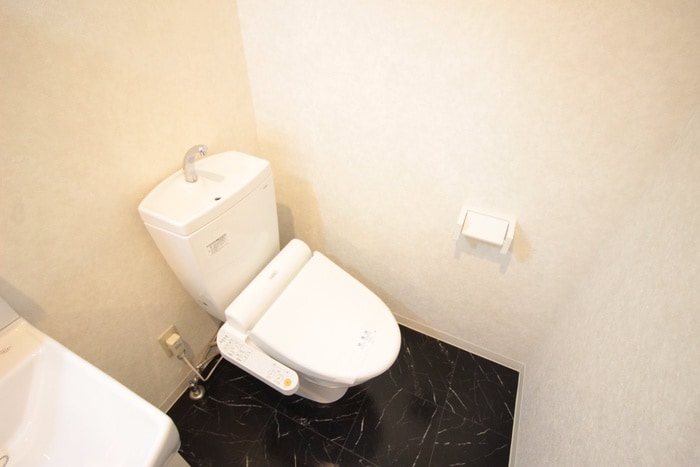 トイレ サンクラッソ　茨木駅前