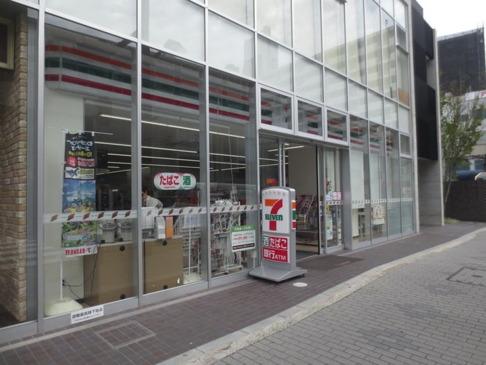 セブンイレブン(コンビニ)まで400m サンクラッソ　茨木駅前