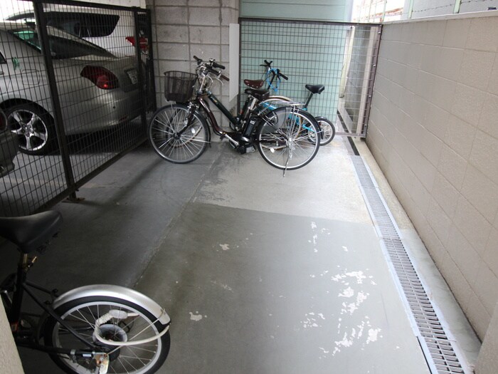 駐輪場 カーソル高井田