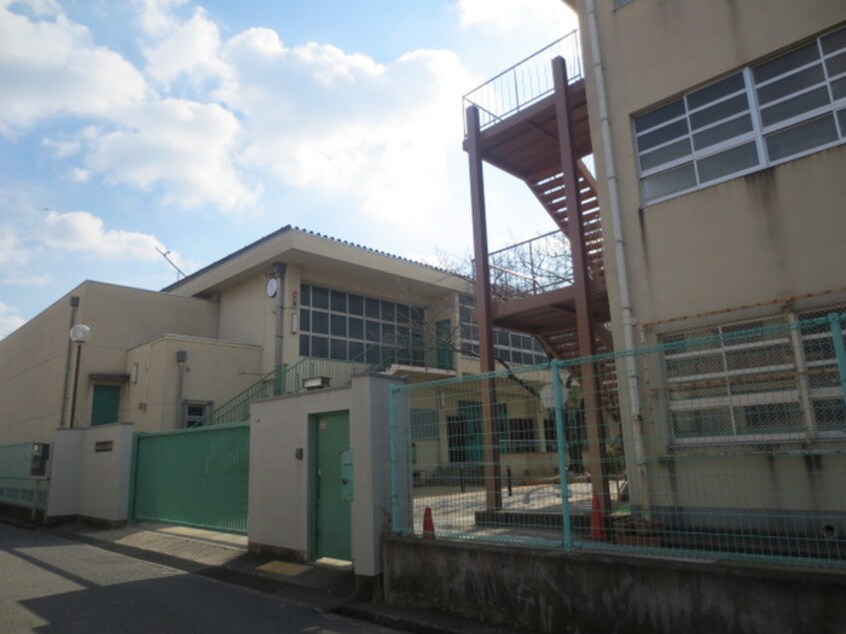 東大阪市立上小阪中学校(中学校/中等教育学校)まで89m ピッコロオベスト