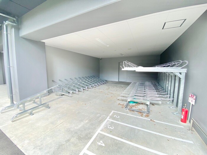 駐輪場 ﾍﾞｲｻｲﾄﾞﾊﾟｰｸOSAKAｻｳｽﾚｼﾞﾃﾞﾝｼｽ